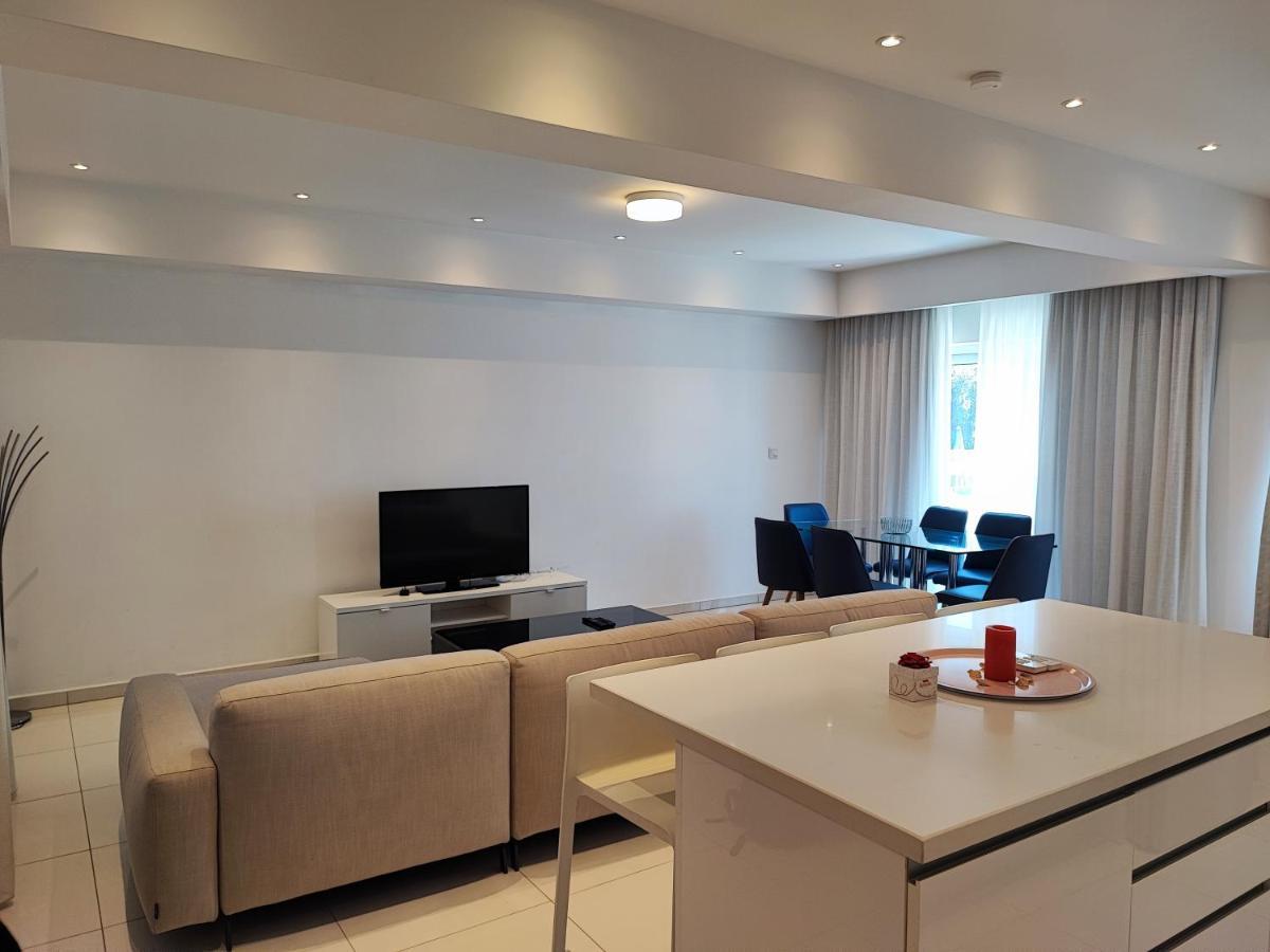 Ocean Suites Luxury Apartments Протарас Екстер'єр фото